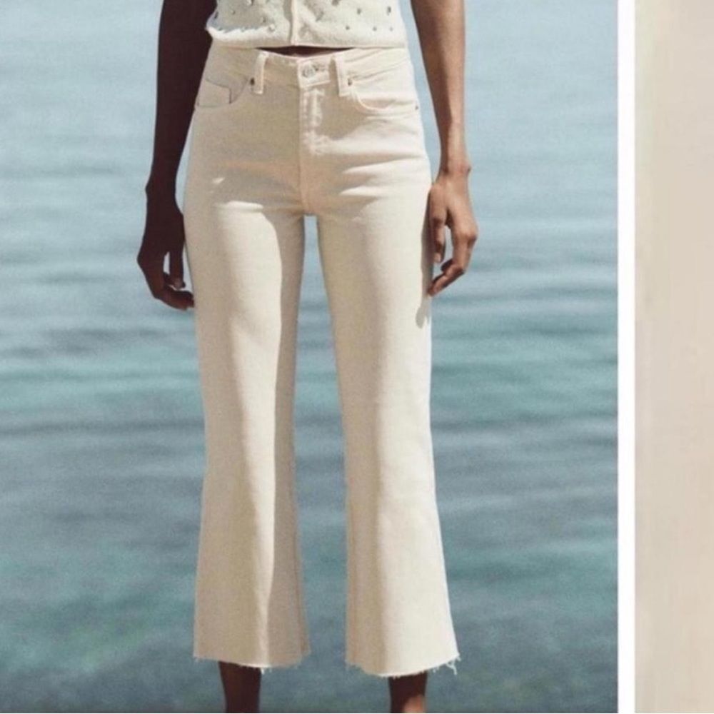 Frame Le Crop Mini Boot Flare Jeans in cream size 16/34